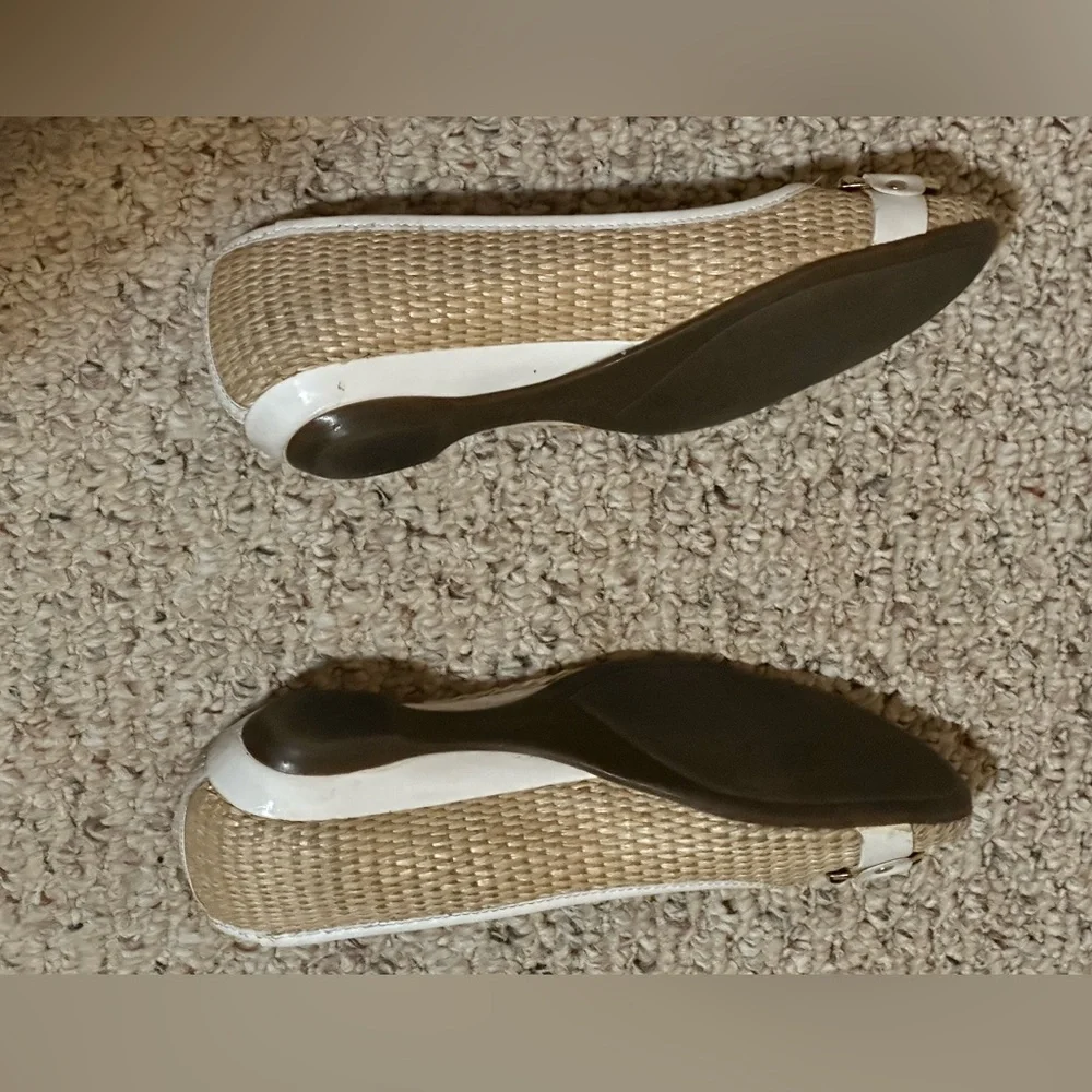 Liz Claiborne Women's "Aleya" Beige/White Woven Wicker Flats Shoes Size 9.5M - Picture 2 of 13